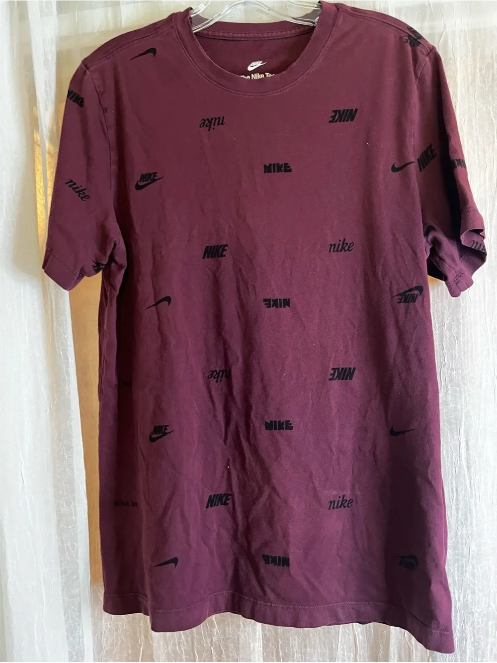 Nike Men's Burgundy Logo-Print Crew T-Shirt